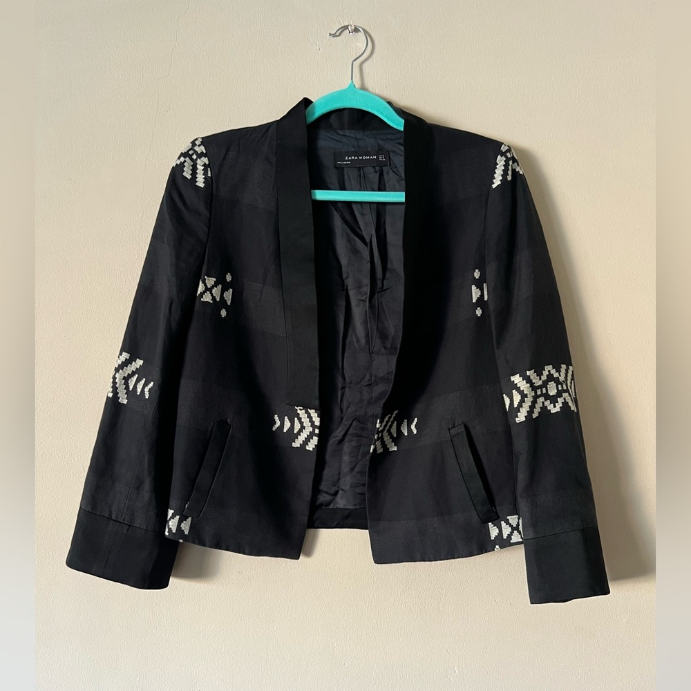 Zara Tribal Patterned Open Cropped Jacket in Black • S